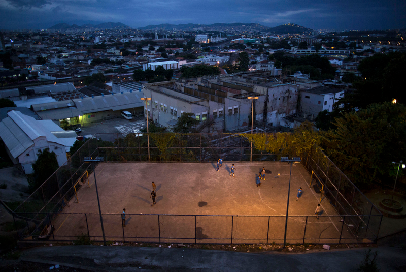 Illustration for article titled Gallery: In The Shadow Of Rio's Maracana Stadium